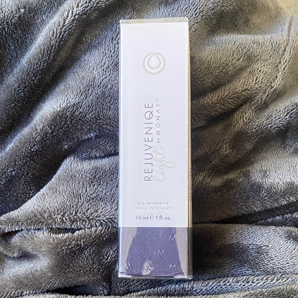 Monat Rejuveniqe Light Oil Intensive